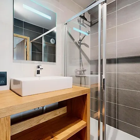 Apartment Evasion Alpine - Vue Imprenable & Confort Moderne *