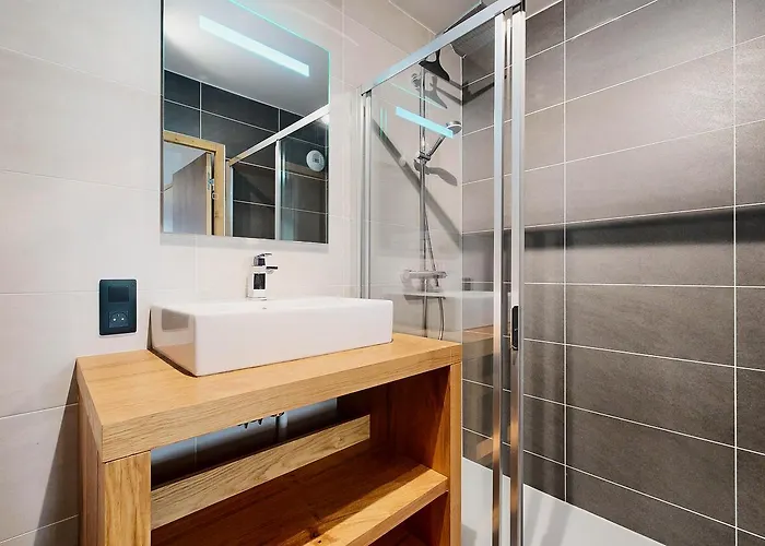 Apartment Evasion Alpine - Vue Imprenable & Confort Moderne *